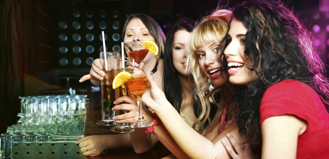 Le saviez-vous ? Selon une étude, les femmes intelligentes boivent plus d’alcool que les autres ! Femme-alcool