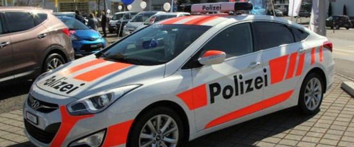 En suisse, vous pouvez louer une fausse voiture de police pour dissuader les cambrioleurs !