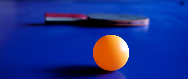 Amosfun bière 25pcs balles en Plastique Pong balles de ping Pong Formation Vrac Balle de Tennis de Table Pratique avancée pour la décoration de fête Jeu 40mm 